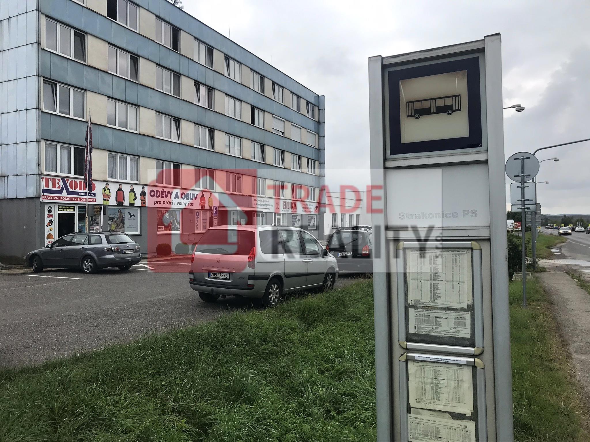 637332589774789493_zastávka MHD.jpeg